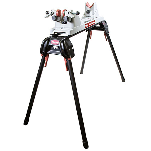 Tipton Universal Gun Maintenance Stand er en lett, frittstående stand med 4 ben, optimal høyde for komfort, og innebygd flaskeåpner for enkel rengjøring.