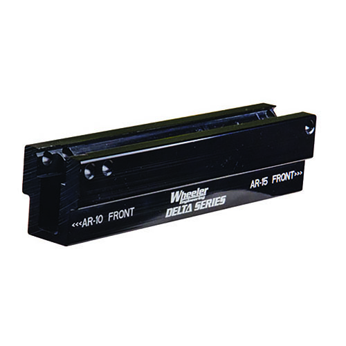 Wheeler Delta Series AR Upper Pic Rail Vise Block sikrer AR-15 og AR-10 mottakere med presisjon, og er ideell for fjerning av stædige barrel nuts.