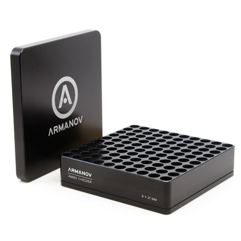 Armanov 100 rnd Ammo Checker med Flip Cover gir rask og effektiv kontroll av ammunisjon, reduserer feil og sparer tid med 100 lommer for testing.