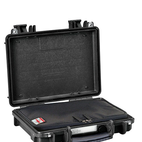 Explorer Cases 3005 gir overlegen beskyttelse med vanntett design, korrosjonsfrie hengsler og praktiske oppbevaringsmuligheter, perfekt for flytransport.