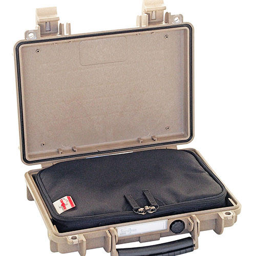 Explorer Cases 3005 gir overlegen beskyttelse med vanntett design, korrosjonsfrie hengsler, og muligheter for tilpasning, perfekt for flytransport.