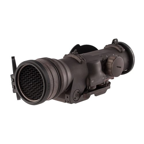 ELCAN 1.5-6x42mm SpecterDR gir høy presisjon med justerbar forstørrelse, klar optikk, og nattsynskompatibel belysning for alle forhold.