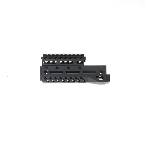 AK Tactical Handguard M-LOK gir deg muligheten til å feste tilbehør enkelt, med Picatinny rails og M-LOK spor for optimal tilpasning av din AK.
