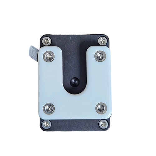 OBI Clamp Lock W/Locking gir sikker festing til ryggsekk eller belte, med justerbar låseheis, kompatibel med MOLLE og fleksibel montering.