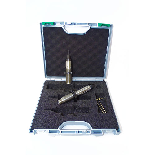 .308 Winchester Die Set fra TRIEBELs "Allgäu Serie" inkluderer full sizing die og Bench Rest Seater, levert i en premium boks til en attraktiv pris.
