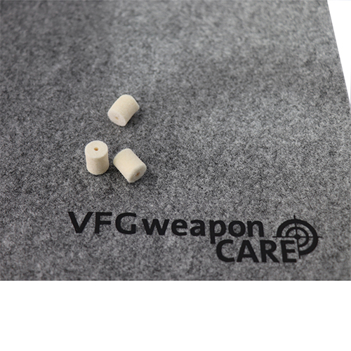 WEAPON PAD fra VFG er laget av høykvalitets filt med en gummiert, skridsikker underside som beskytter våpenet og oppbevaringsområdet effektivt.
