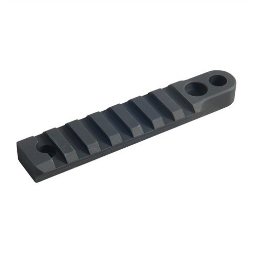 BADGER ORDNANCE PICATINNY BIPOD ACCESSORY RAIL er lett, laget av Mil-Spec aluminium, har en flush cup sling festepunkt og inkluderer monteringshardware.