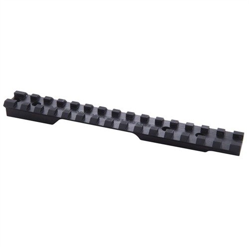 Badger Ordnance Remington Short Action Scope Rail gir deg en robust stålbase med fremovervinkel, perfekt for lange skudd og med integrert rekylstopp.