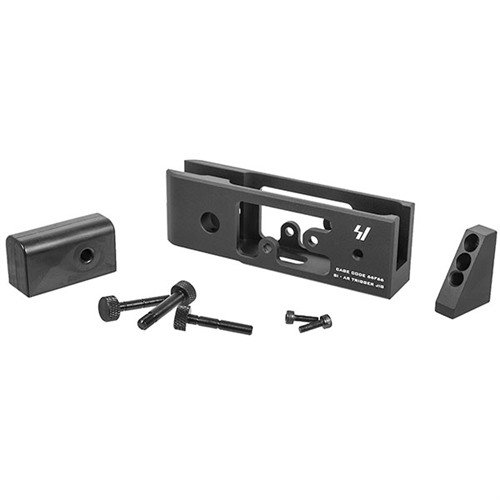 AR Trigger Hammer Jig fra Strike Industries lar deg teste avtrekket før installasjon, med plass til justeringer og mulighet for tørrfiring uten skade.