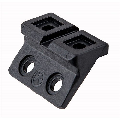 M-LOK Offset Light Mount gir en ambidekstrøs plattform for montering av våpenlys på M-LOK håndtak, med mulighet for direkte feste av Surfire M300/600.