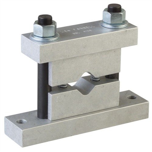 BARREL VISE fra FARRELL INDUSTRIES gir en supersterk og kompakt løsning for å holde og klemme nesten enhver løpetype sikkert med sine presisjonsmaskinerte aluminiumsklør.