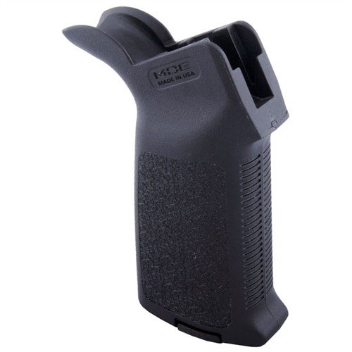 Magpul MOE grip gir en solid og sikker grep, er laget av slitesterk polymer, og har et ergonomisk design for bedre håndtering og kontroll under skyting.