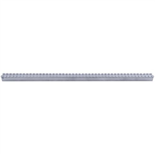 CNC-maskinert Picatinny rail blank i 18" gir ubegrensede monteringsmuligheter for tilbehør og optikk, uten forhåndsborrede hull for tilpasning.