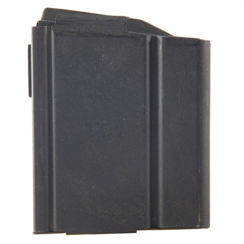SPRINGFIELD M1A 10RD magasin er bygget i stål, med Parkerized finish for rustbeskyttelse, pålitelig matning og enkel rengjøring med avtakbar bunnplate.