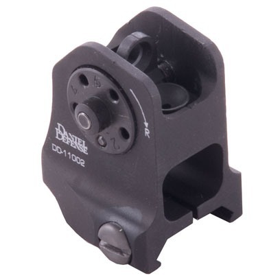 AR-15 A1.5 Backup Rear Sight fra Daniel Defense er lett, pålitelig og alltid klar, med justerbar vindretning og kompakt design for optimal tilgang.