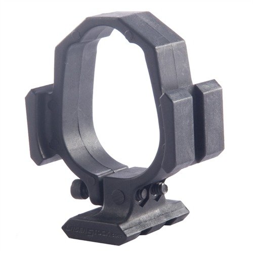 RUGER® 10/22® 3-Rail Mount Accessory Band gir enkel installasjon og mulighet for å montere lys, lasere og slynge uten å modifisere stokken.