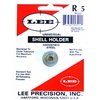 LEE UNIVERSAL SHELLHOLDER #5 er en allsidig patronholder som passer til de fleste reloading presses, men fungerer ikke med Lee Auto Prime.