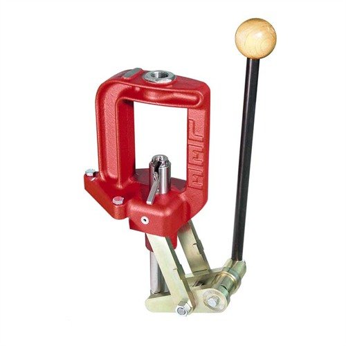 LEE CLASSIC CAST PRESS har robust støpejernskonstruksjon, justerbart håndtak, automatisk primerarm og stor ramme for effektiv omforming av patroner.