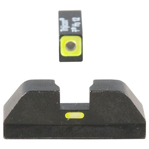 Ameriglo CAP Night Sight-set gir lyssterke tritium-forsider med grønn omramming for rask sikting og presisjonsplassering, med slitesterk svart nitride-finish.