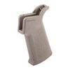 MOE SL Grip fra Magpul gir et mer vertikalt grep for AR-15/M4, med aggressiv tekstur for bedre kontroll og ergonomi, perfekt for kortere våpen.