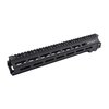 AR-15/M16 MK 8 håndguard er lett, ergonomisk og modulær med M-LOK festepunkter, laget av flyaluminium for styrke og lav vekt.