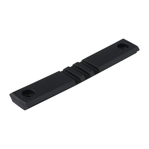Magpul AFG-2 M-LOK Adapter Rail er laget av høykvalitets polymer, har lavere profil enn standard Picatinny og inkluderer alt nødvendig festeutstyr.