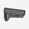 Magpul SL-K er en kompakt, lett og manøvrerbar kolbe for AR-15, med justerbar lengde, gummipute for komfort og innebygd slyngeoppheng.