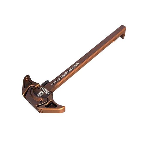 Geissele Super Charging Handle er ambidextrous, laget av 7075-T6 Aluminium og hardanodisert i Black eller DDC, for optimal ytelse og holdbarhet.