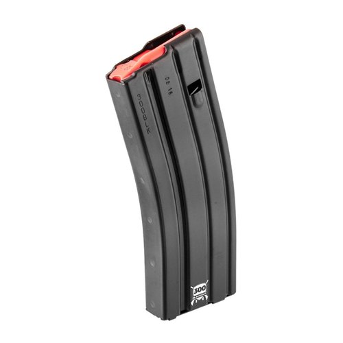 AR-15 magasin for 300 Blackout, laget av aluminium med rød follower. Tilgjengelig i 10, 20 og 30 skudd for pålitelig ytelse og holdbarhet.