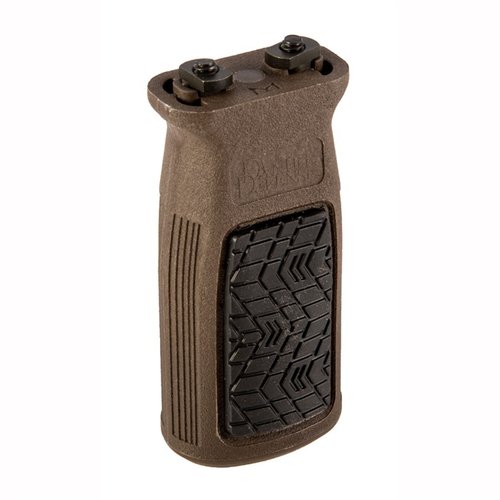 M-LOK Vertical Grip fra Daniel Defense gir et behagelig grep med gummiert overmolding for både våte og tørre forhold, perfekt for M-LOK rails.