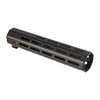 Faxon Firearms Streamline Carbon Fiber Handguard er ekstremt lett (8 oz) og sterkere enn aluminium, med 8 M-LOK spor for enkel montering av tilbehør.