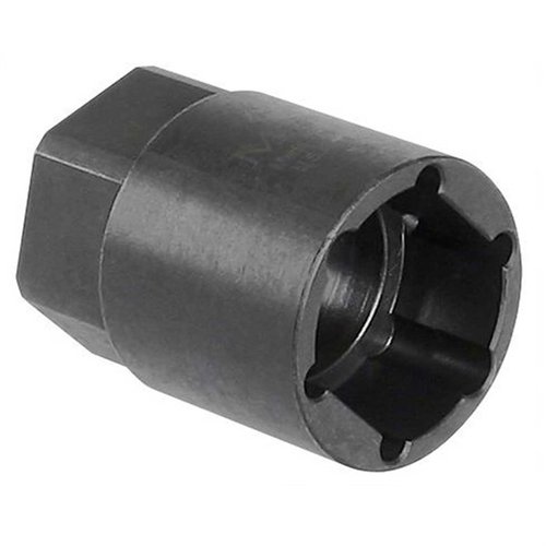Midwest Industries CZ Scorpion Pistol Barrel Nut Socket gjør det enkelt å bytte håndtak. Laget av stål med svart oksidfinish, passer til 1" skralle.