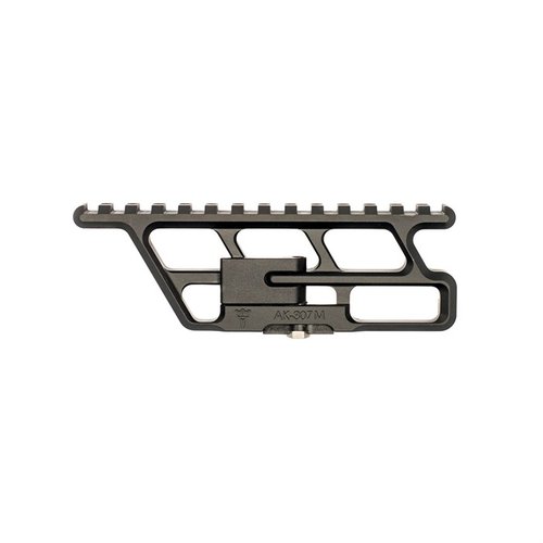 Yugo Lower Optic Mount gir en sikker og stabil montering av taktisk optikk på Yugo AK, laget av lett 6061 T6 aluminium med justerbar høyde og posisjon.