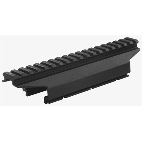 Magpul Pro 700 Night Vision Mount gir en solid, enkel montering for nattoptikk, med 7" Picatinny skinne og kompatibilitet med flere enheter og løpetyper.
