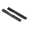 Area 419 Remington 700 Short Action Scope Rail har radiuserte kanter, presise festepunkter og er laget av 7075 aluminium for maksimal ytelse og holdbarhet.
