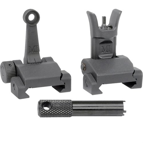 AR-15 Combat Rifle Folding Sight Set fra Midwest Industries gir solide, lette og justerbare sikter med A2-design for presis sikting i alle scenarioer.