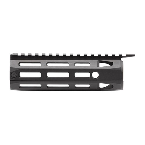 Daniel Defense Omega Rail gir en lettvekts, ergonomisk oppgradering til AR-15 med M-LOK, enkel installasjon uten modifikasjoner og militær spesifikasjon.