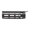 Daniel Defense Omega Rail gir en lettvekts, ergonomisk oppgradering til AR-15 med M-LOK, enkel installasjon uten modifikasjoner og militær spesifikasjon.