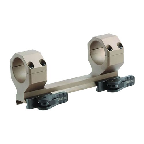 Delta Scope Mount fra American Defense er lett, sterk og gir solid feste til AR-15 optikk med QD Auto Lock Lever for enkel montering på Picatinny rail.
