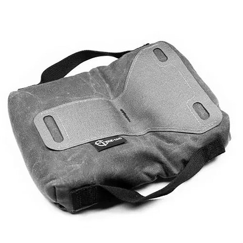 RAILCHANGER X D-BAG gir et lavprofilert støttepad for RailChanger X, laget av voksduk og justerbar fylling for stabilitet og minimalisme.