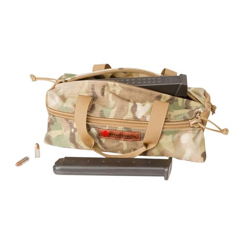 Armageddon Gear Top-Zip Utility Pouch er en robust 1000D Cordura Nylon veske som holder alt fra hygieneartikler til magasiner og ammunisjon for den taktiske krigeren.