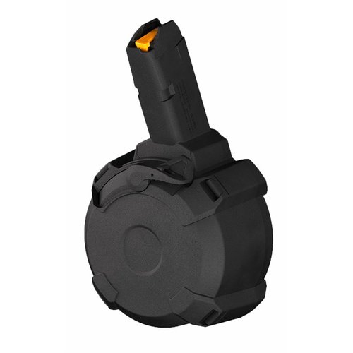 PCC PMAG D-50 GL9 fra MAGPUL gir pålitelig kapasitet med 50 skudd, enkel lasting, og er lett å rengjøre, perfekt for pistolkaliberkarabiner.