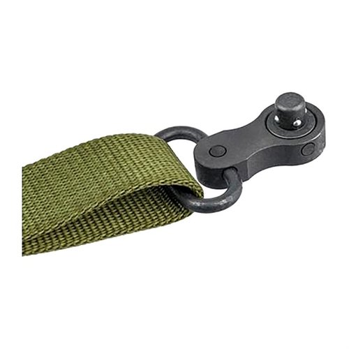 Tech Ten Tactical Swinger™ Sling Mount gir 220 graders bevegelse for enkel overgang mellom skuldre, laget av kaldvalset stål med svart oksidbehandling.