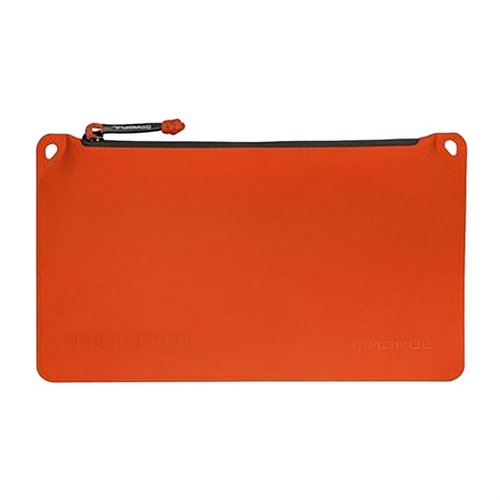 Magpul DAKA Medium Pouch holder organisert med slitesterkt polymerstoff, YKK AquaGuard® glidelås og vanntett design for utendørsbruk.