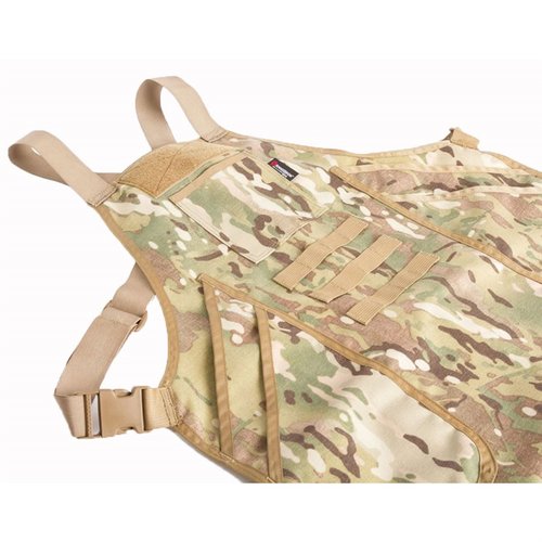 Armageddon Gear Gunsmith Apron er laget av slitesterk 1000D Cordura Nylon, har justerbare skulderstropper og flere lommer for optimal beskyttelse og funksjonalitet.