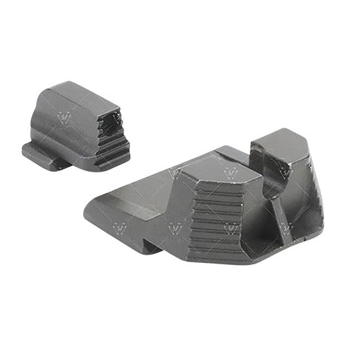 Strike Iron Sights gir optimal sikteopplevelse med co-witness for rødpunkt, reduserer gjenskinn og er laget av robust SUS630 rustfritt stål.