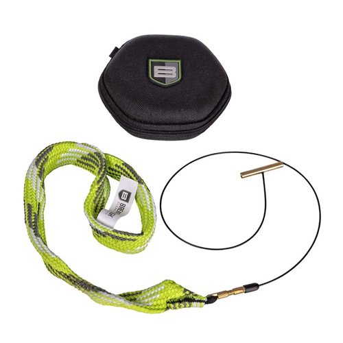 BATTLE ROPE 2.0 rengjør effektivt med bronse- og nylonbørste, krever ikke demontering av våpenet, og leveres med oppbevaringsetui og karabinkrok.