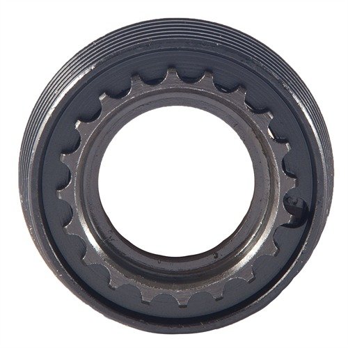 AR-15 Barrel Nut Assembly i stål, svart, gir solid festing og pålitelig ytelse. Perfekt for oppgradering eller erstatning av deler på din AR-15.