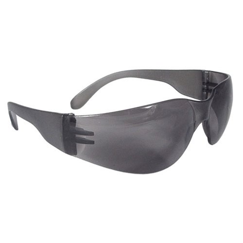 Radians Mirage Glasses Smoke gir utmerket beskyttelse mot UV-stråler og støv, samtidig som de er lette og komfortable for langvarig bruk under skyting.