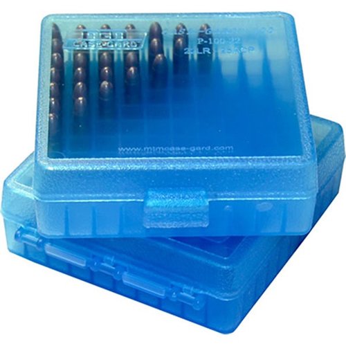 Ammo Box 100 Round Flip Top Mech. Hinge Bullet Up .22 Clr gir enkel tilgang og sikker oppbevaring av ammunisjon, perfekt for skyttere som ønsker effektiv organisering.